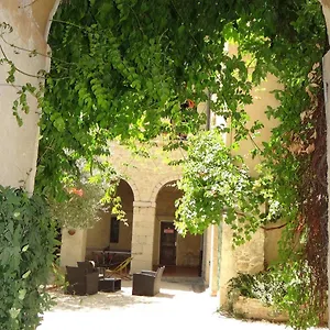 https://le-cloitre-des-dominicains.hotels-rhonealpes.com